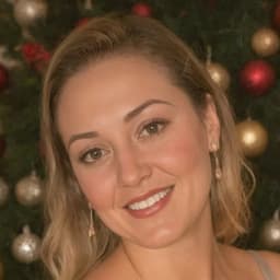 Headshot woman 4 face
